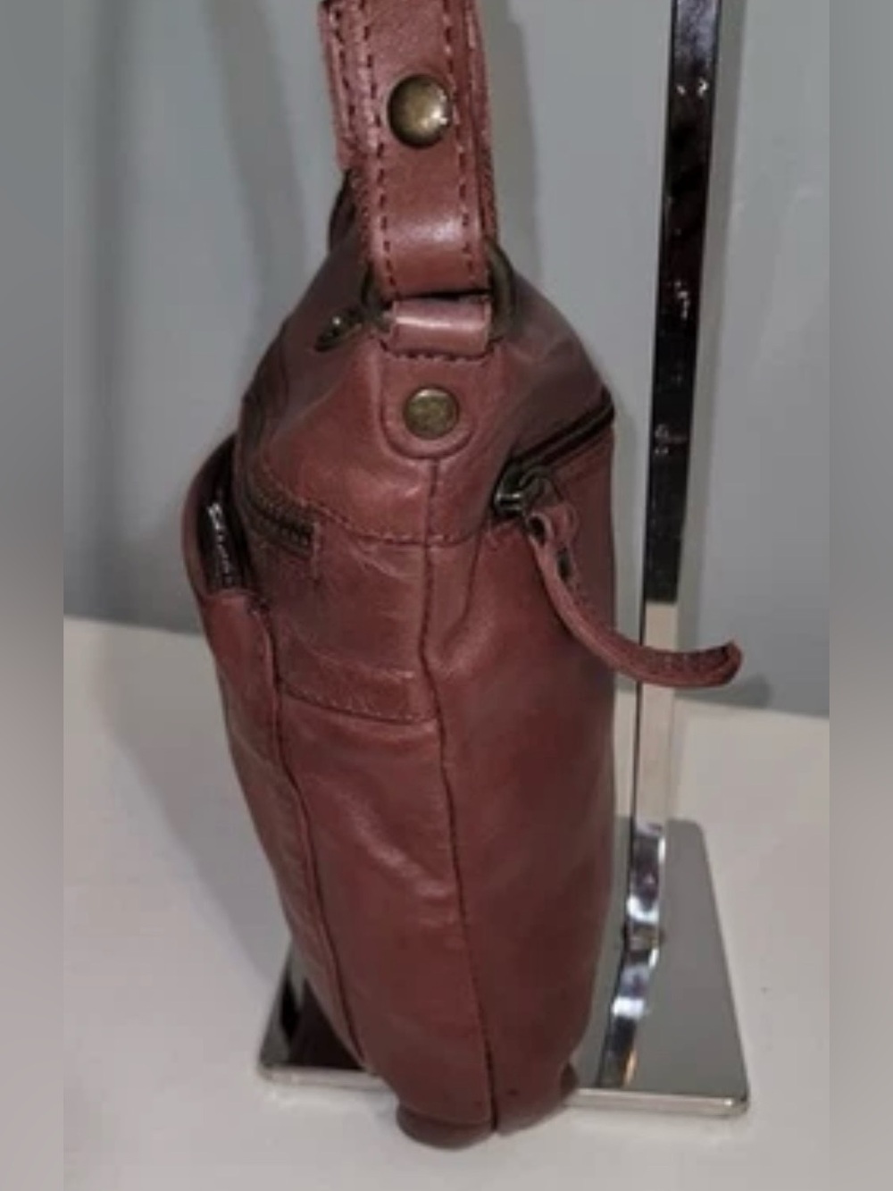 Cochoa Leather Crossbody Shoulder Bag Cognac Brown - Picture 6 of 16